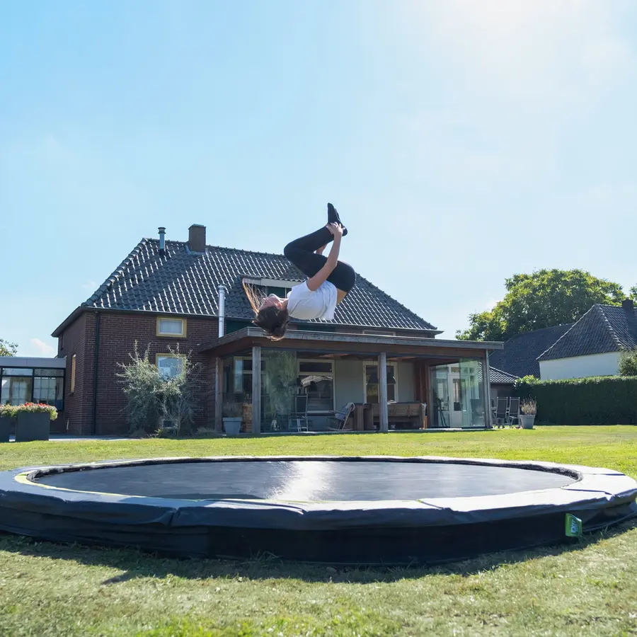 EXIT Silhouette Sport Bakketrampoline 366 cm | Svart | Uten sikkerhetsnett 